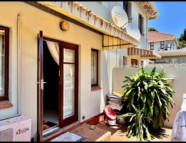 3 BEDROOM DUPLEX FOR SALE IN ESSENWOOD